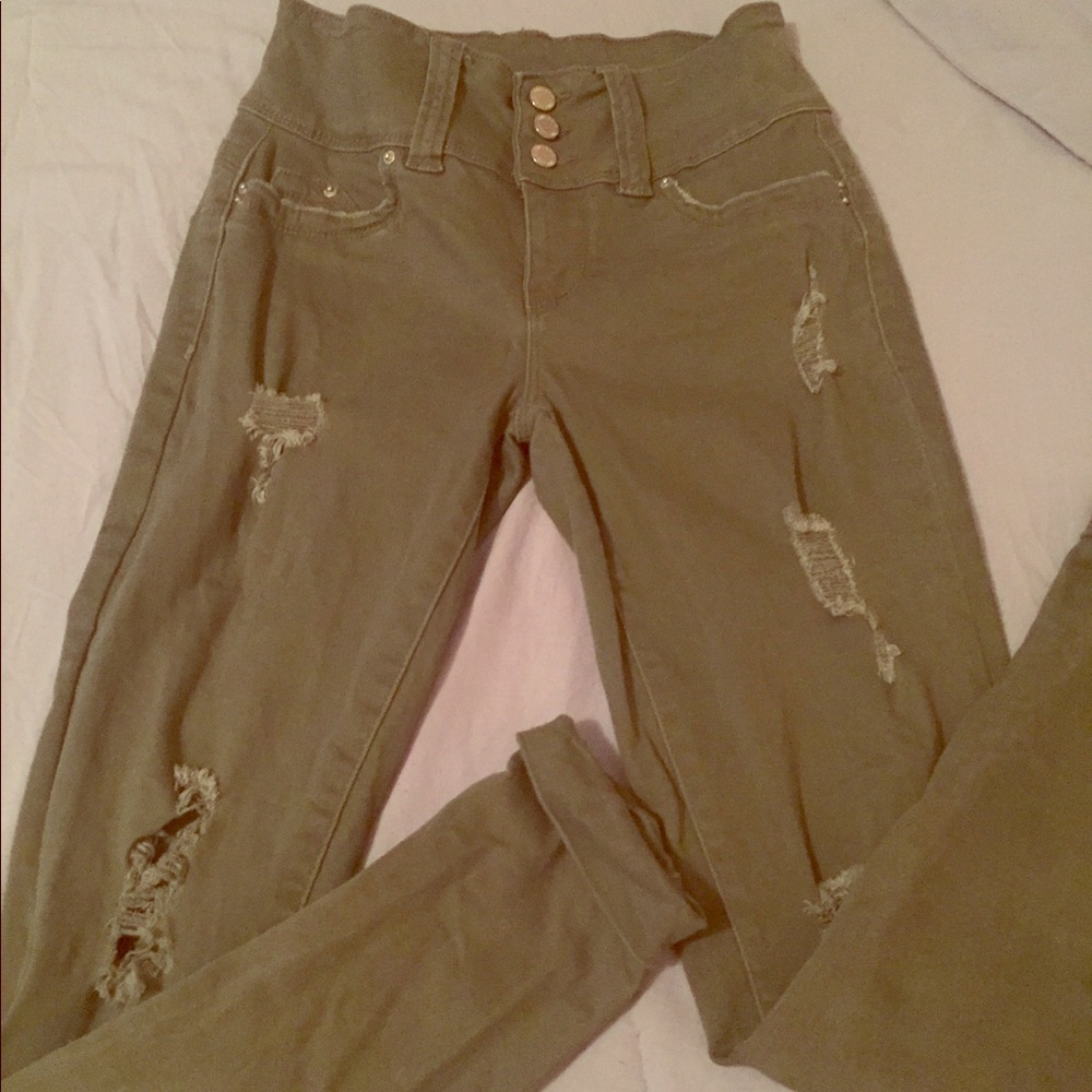 Olive green size 3 distressed YMI cropped skinny